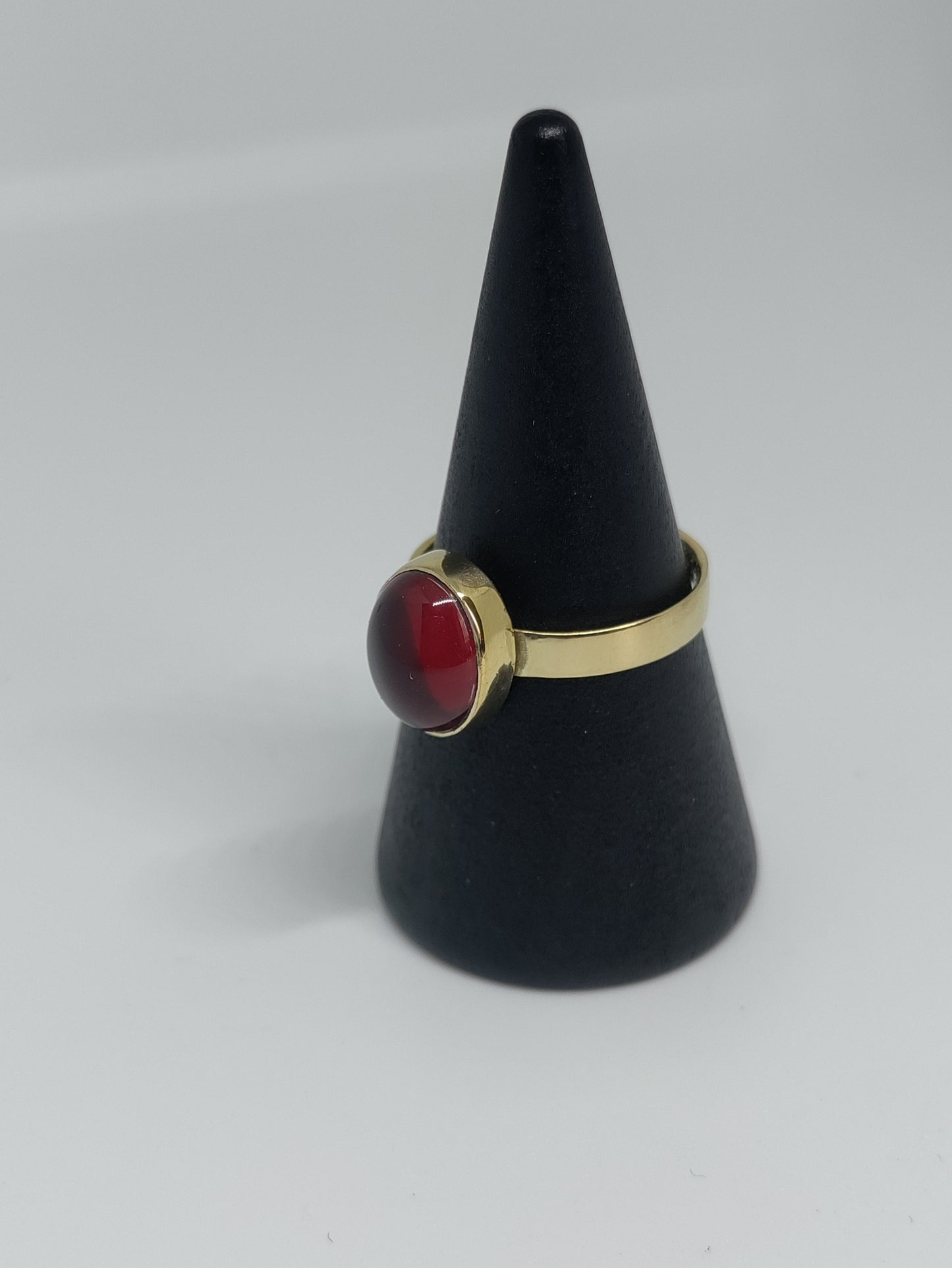 Bague en laiton doré et pierre rouge LEIA&CO taille 50