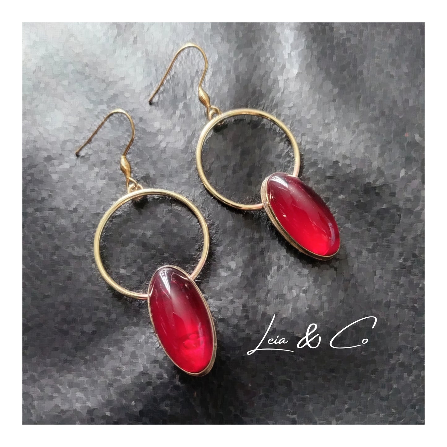 Boucles d'oreilles pendantes avec pierres rouges LEIA&CO