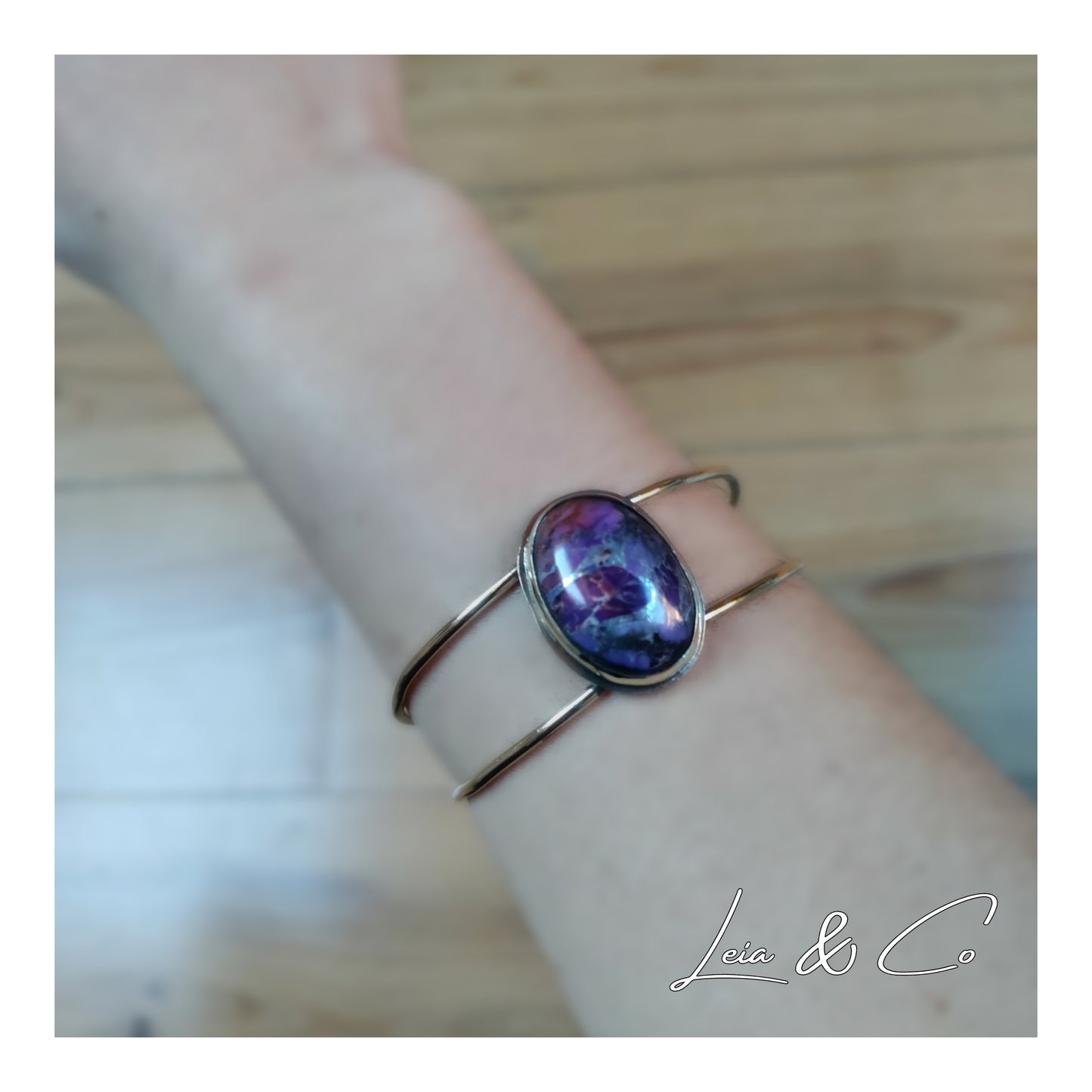 Cuff bracelet with purple Jasper LEIA&CO