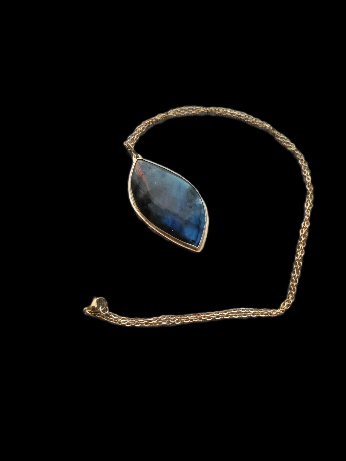 Pendentif doré et pierre naturelle de Labradorite bleue foncée LEIA&CO