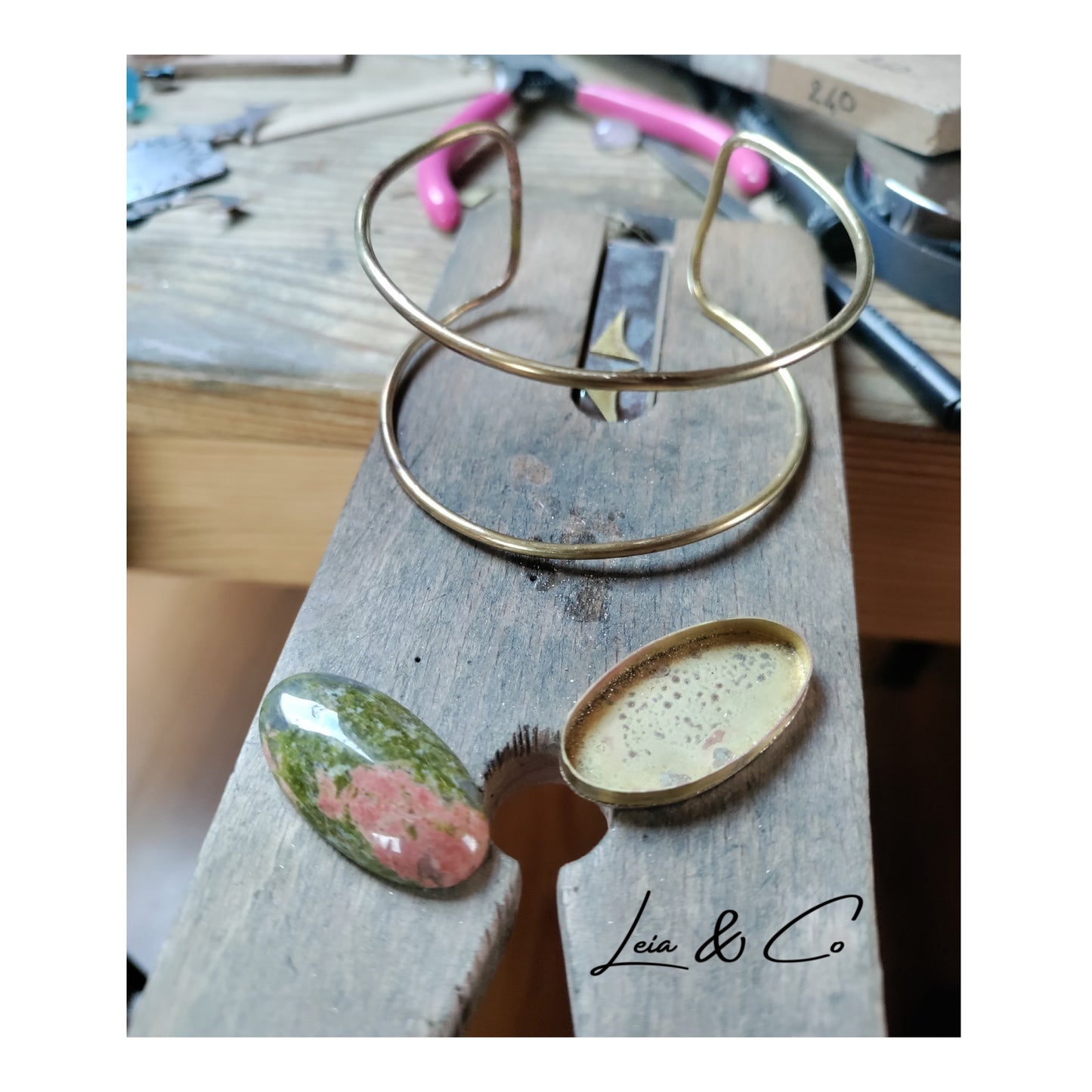 LEIA&CO pink and green indian agate golden cuff bracelet