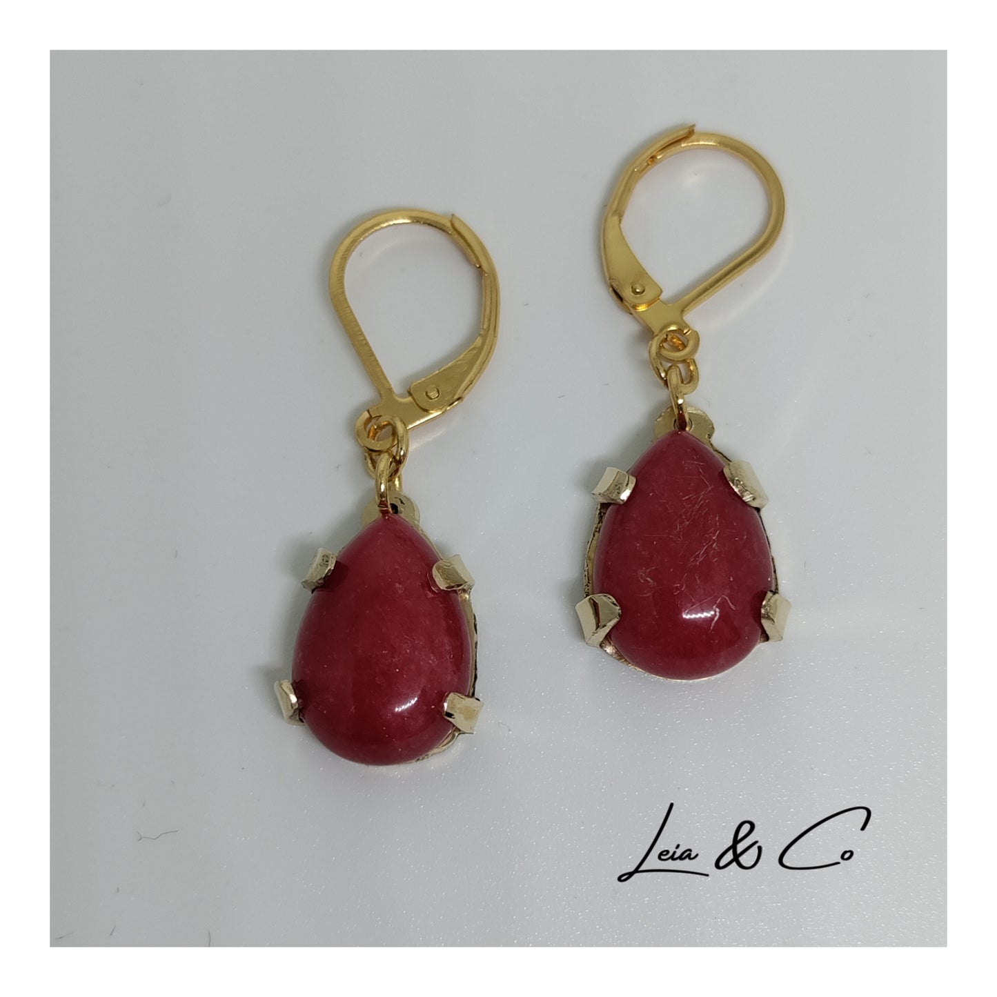 Boucles d'oreilles gouttes avec pierre rouge LEIA&CO