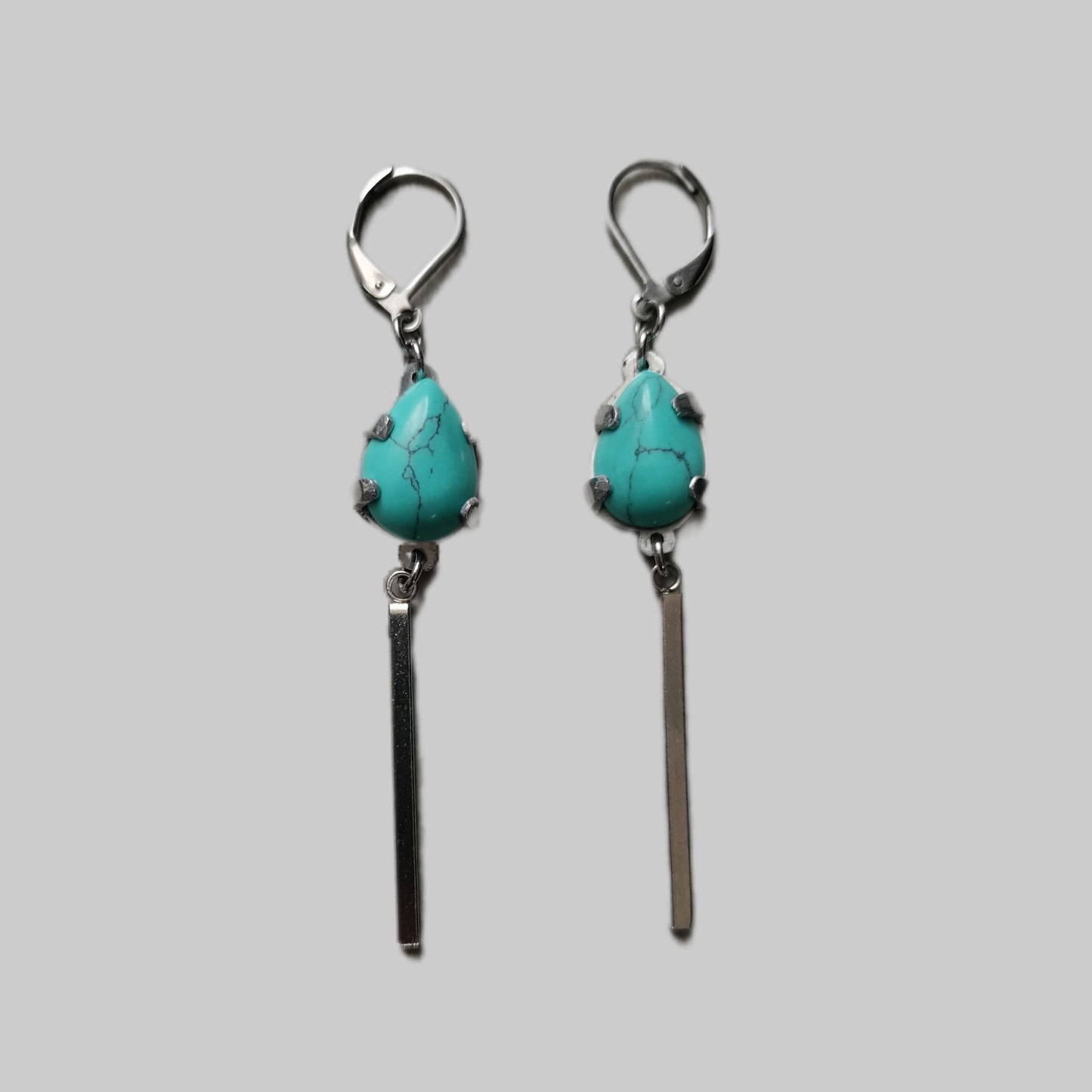 Boucles d'oreilles pendantes avec pierre de turquoise goutte LEIA&CO