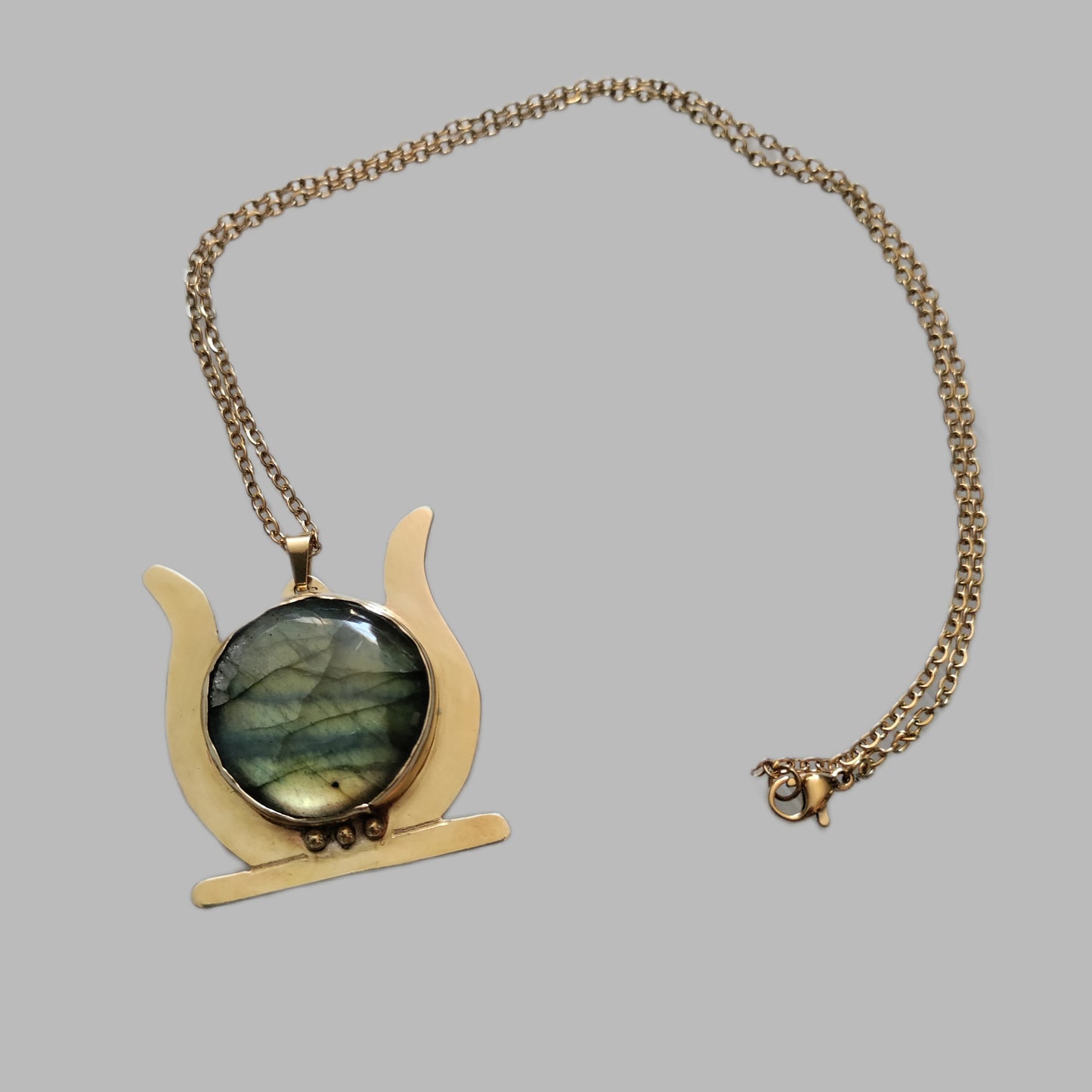 Solar disk necklace green labradorite