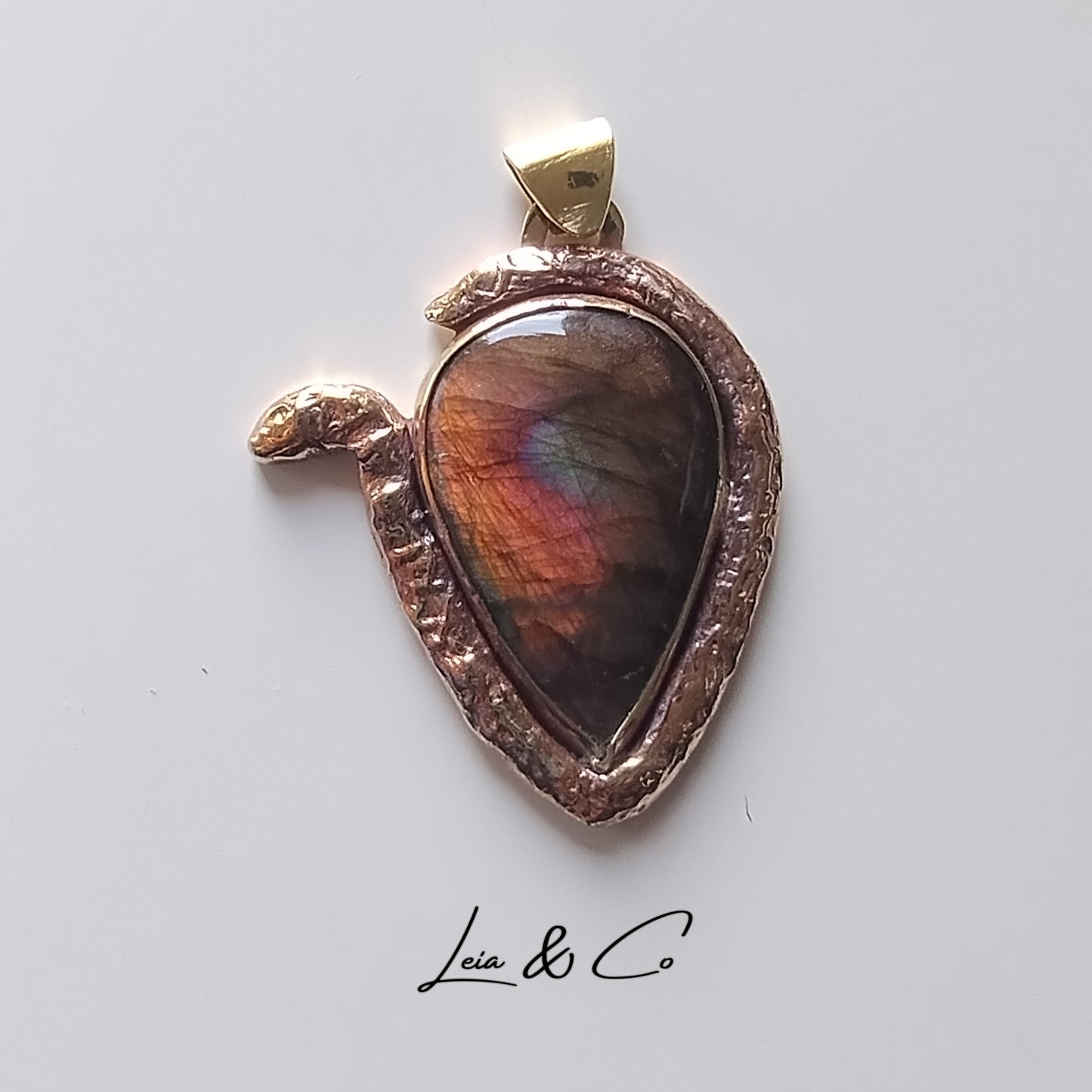 Snake Necklace with Purple Spectrolite Labradorite LEIA&CO