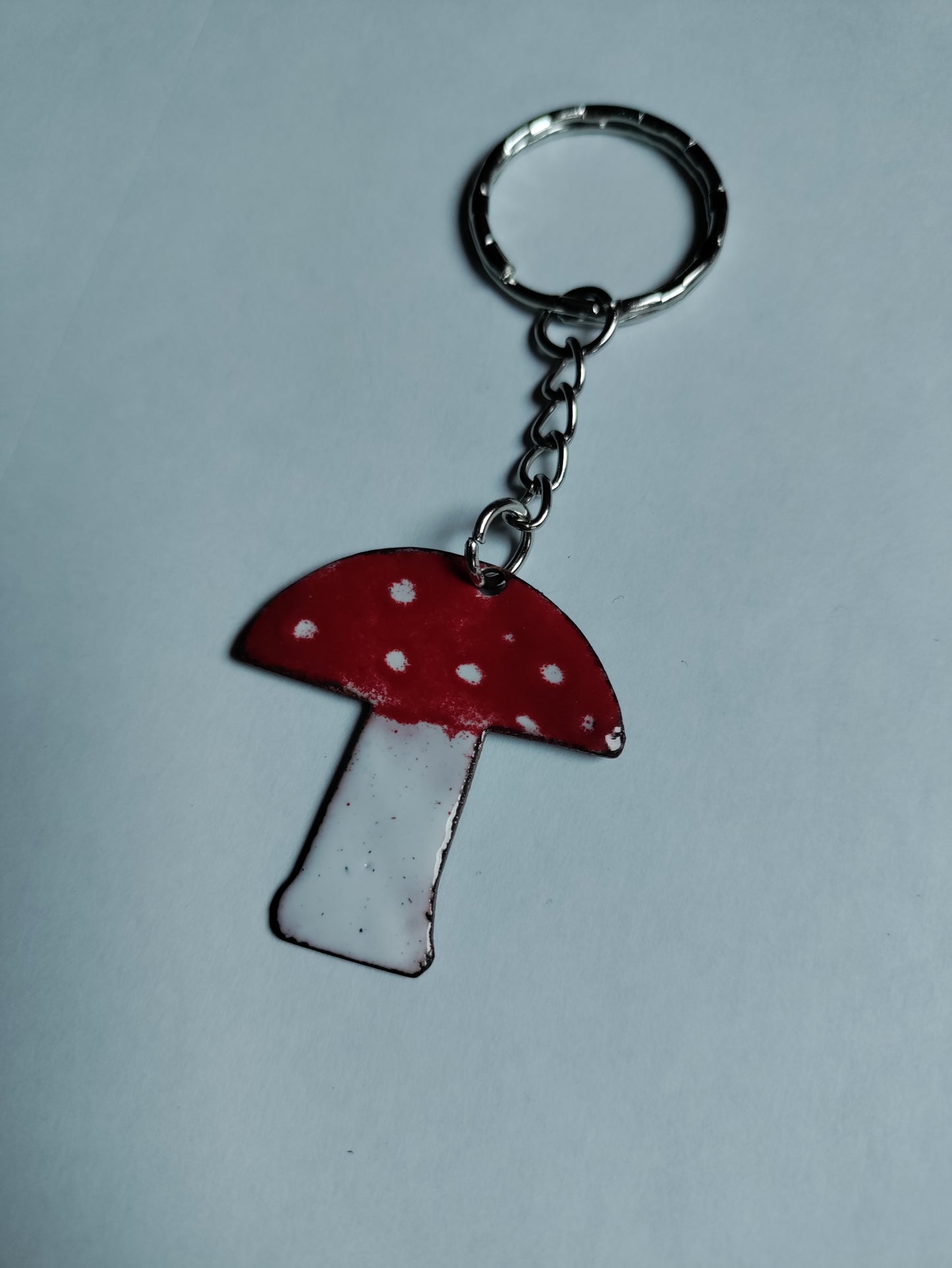 Enamelled red mushroom keychain LEIA&CO