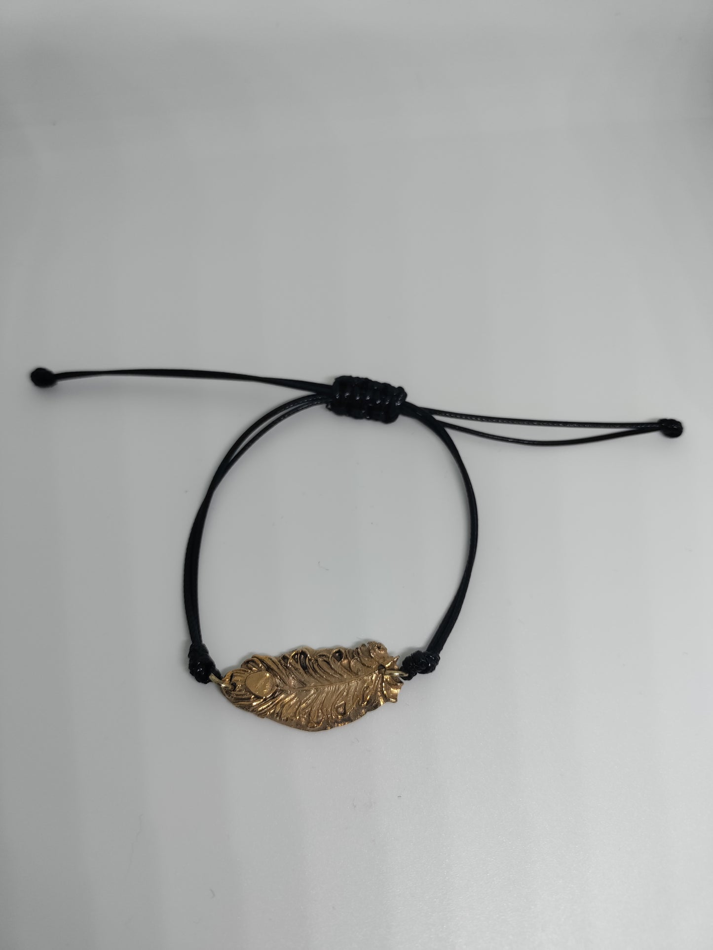 Bracelet d'amitié plume de paon en bronze doré ajustable LEIA&CO