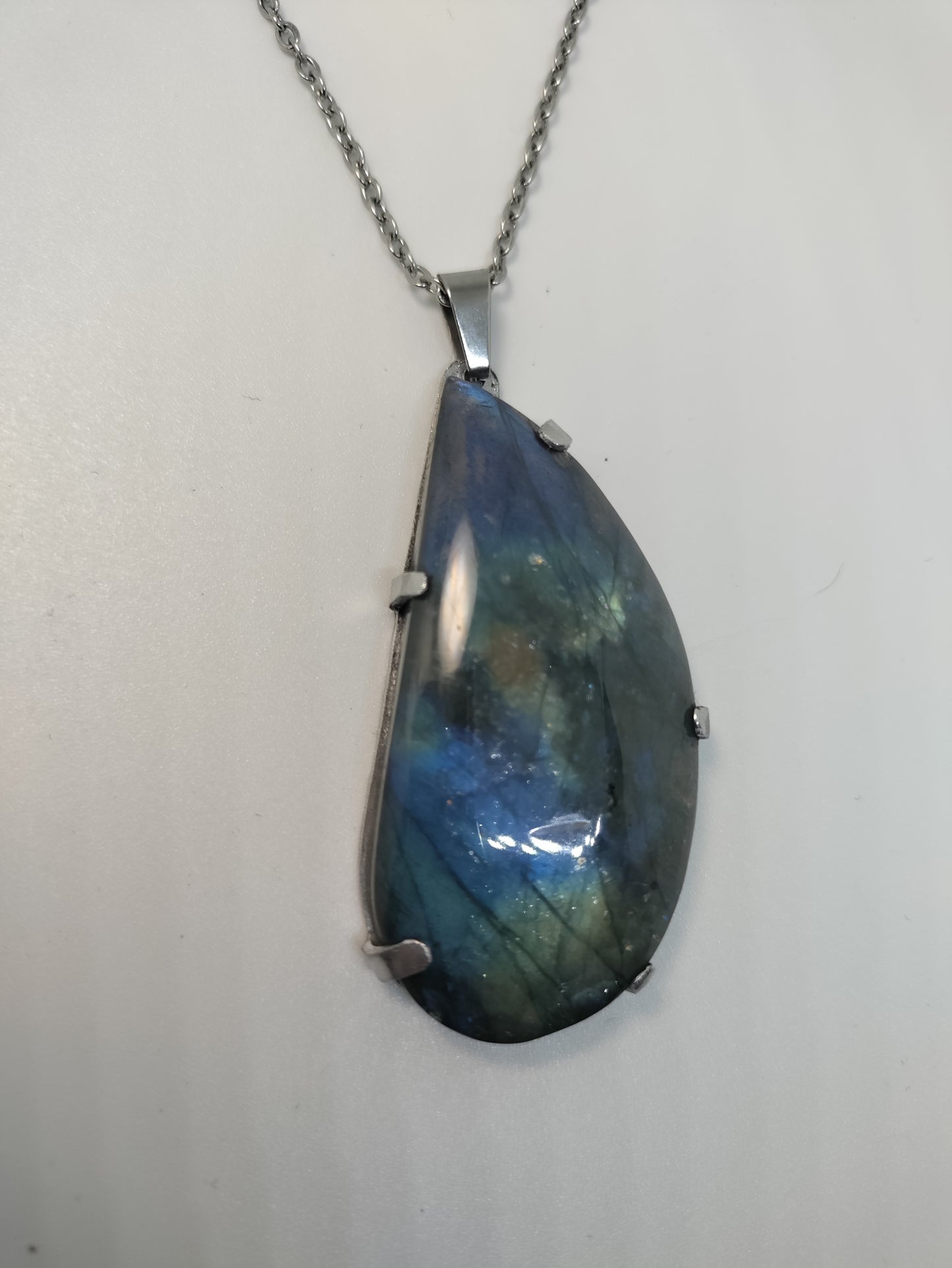 Pendentif goutte avec Labradorite naturelle en aluminium LEIA&CO