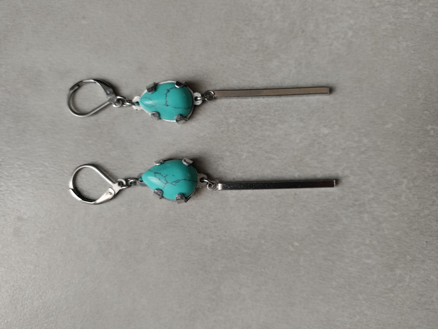 Boucles d'oreilles pendantes avec pierre de turquoise goutte LEIA&CO