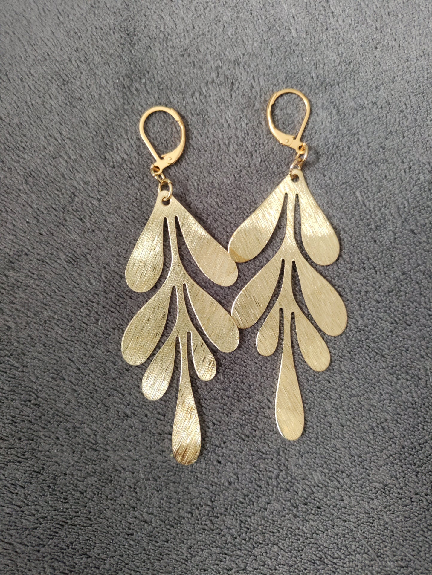Golden leaves geometrical dangling Earrings LEIA&CO