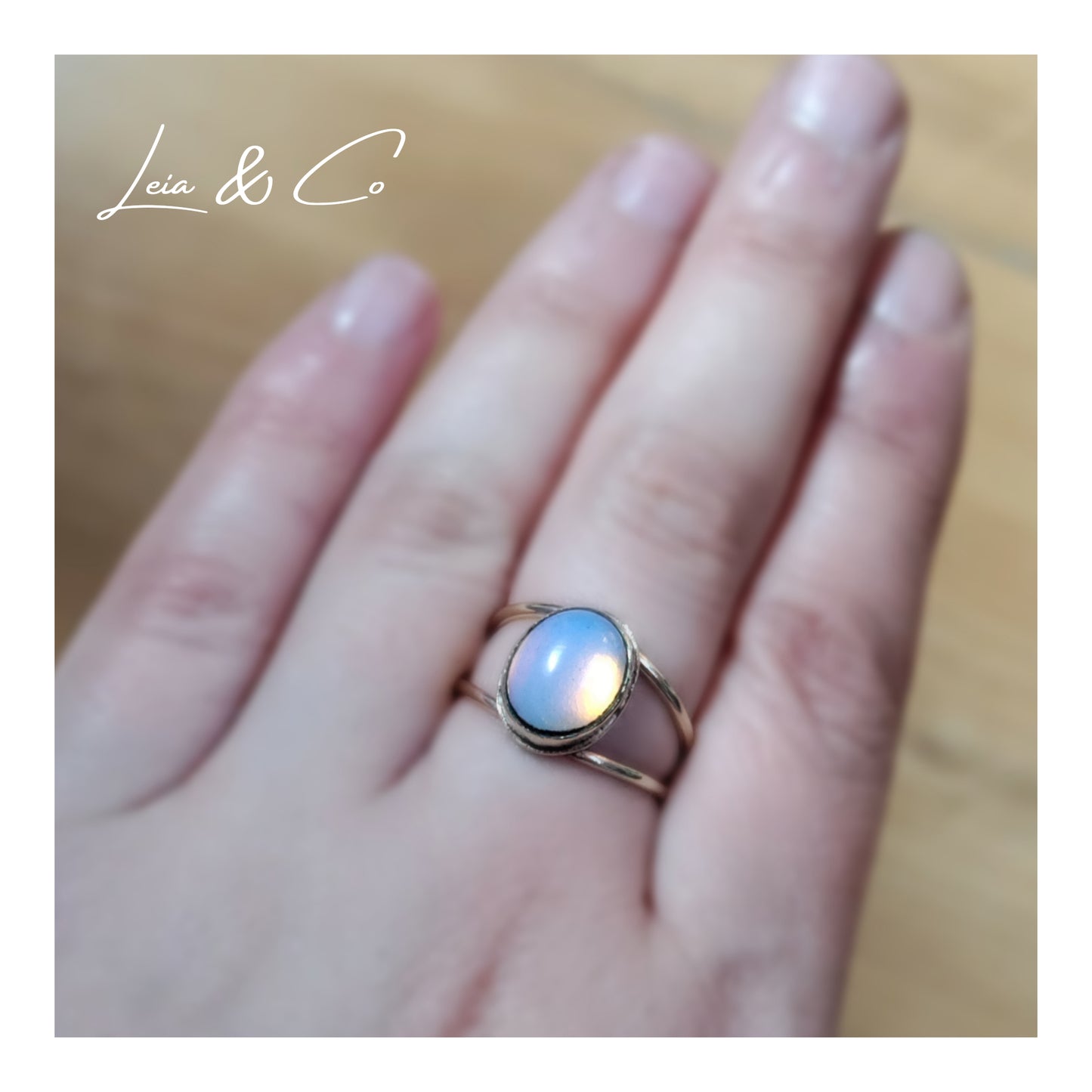Double band ring in brass with opalite stone LEIA&CO