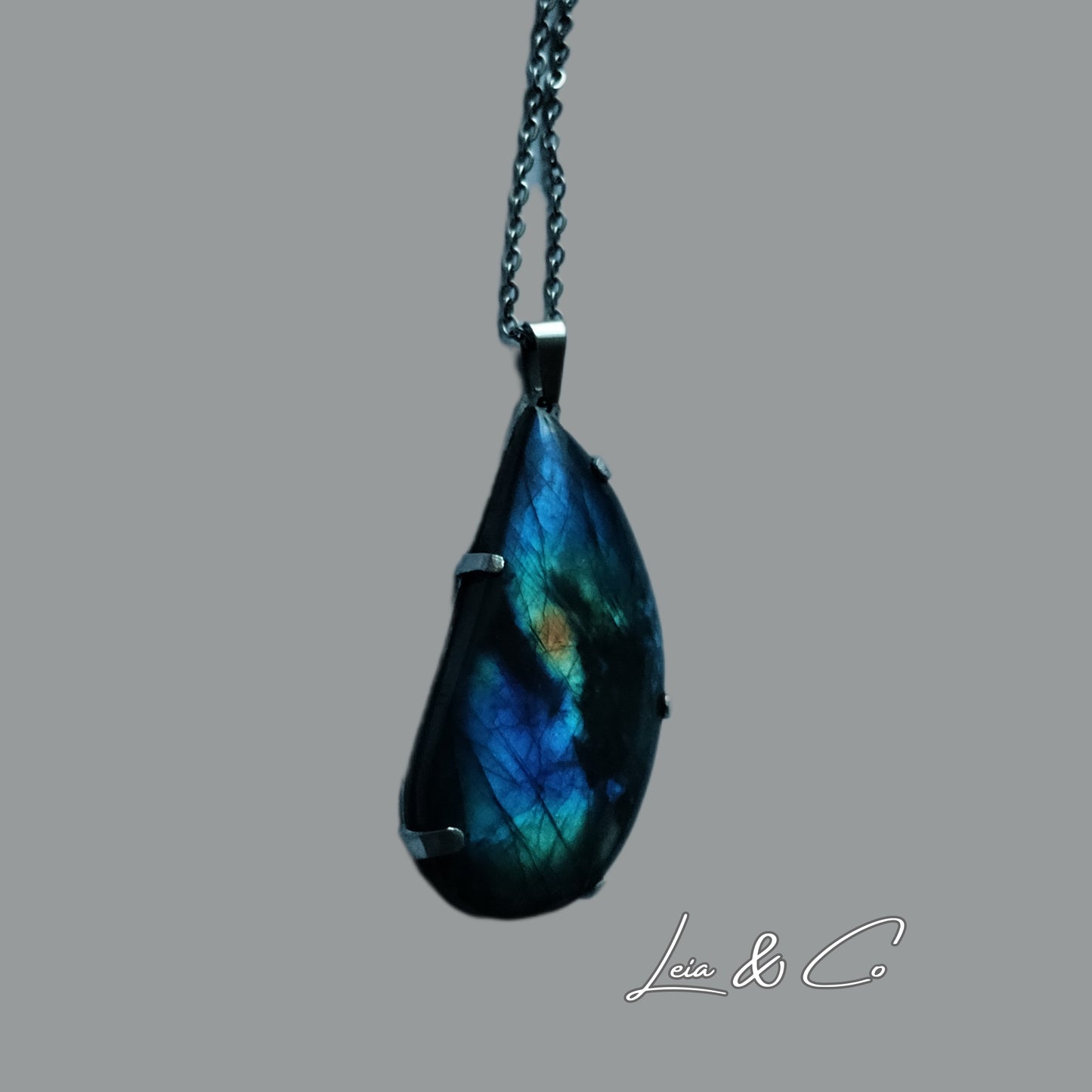 Pendentif goutte avec Labradorite naturelle en aluminium LEIA&CO