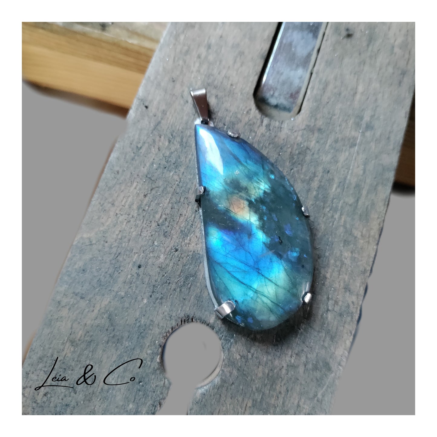 Pendentif goutte avec Labradorite naturelle en aluminium LEIA&CO